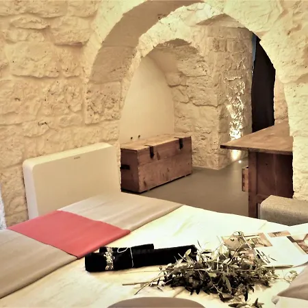 Trullo Amenil Con Piscina Villa